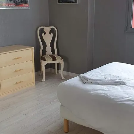 Appartement 4 Chambres Sur La Cave Givet Exterior photo